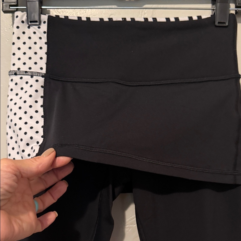 Lululemon Athletica Black and White Polka Dot Skirted Crop Leggings 4 - Picture 2 of 10